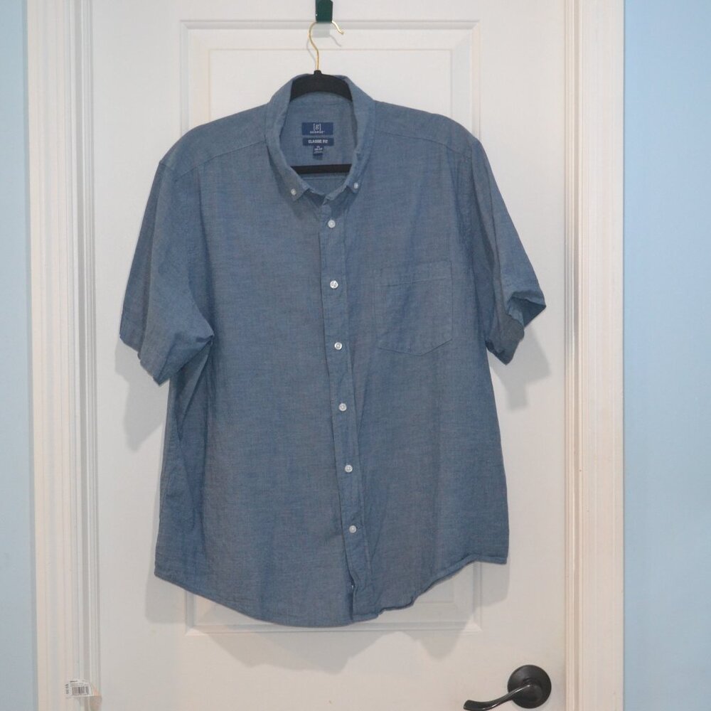 Pre owned George Classic Fit Men shirt. Blue color size XL ( 46-48)